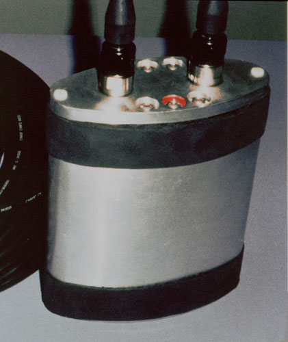 Terfenol-D flextensional acoustic transducer